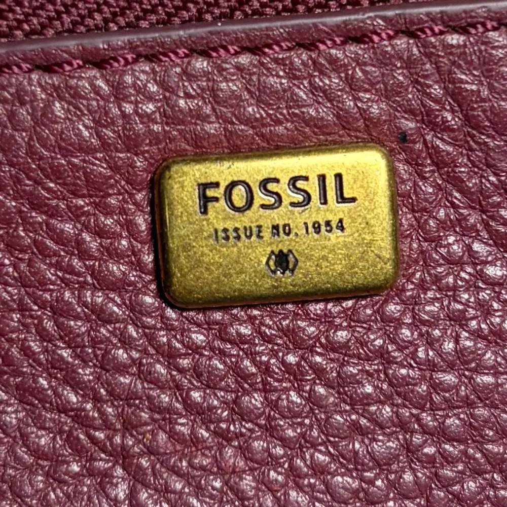 Fossil Women's Claret‎ Leather Wristlet